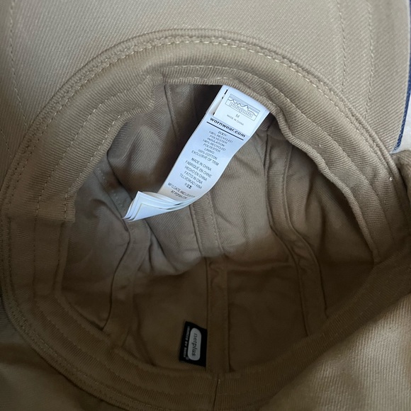 *SOLD* Patagonia Range  Polyester Earflap Logo Cap Cream / Beige - Picture 4 of 4